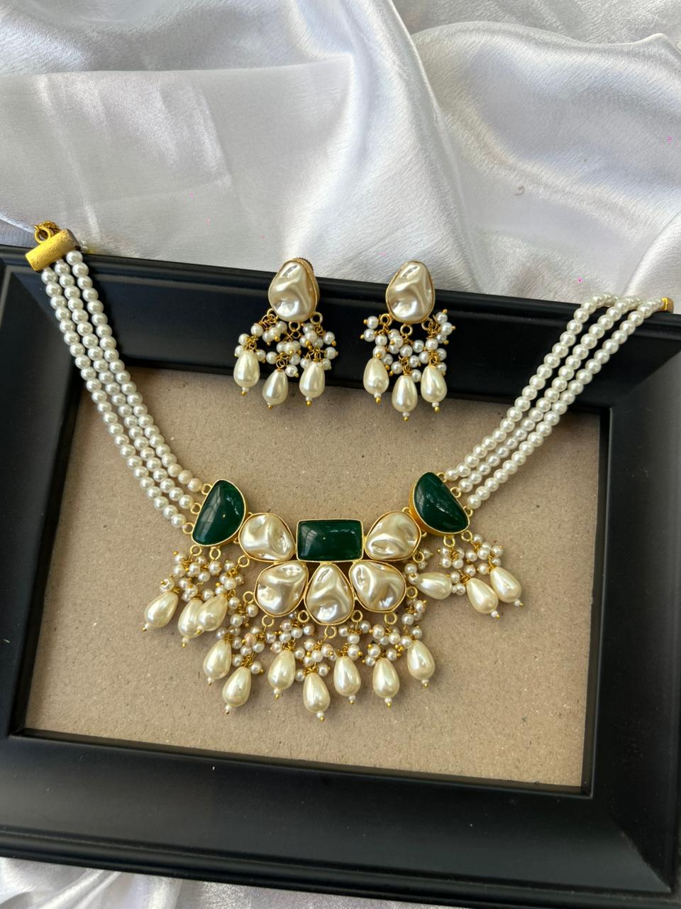 Emerald Pearl Kundan Set