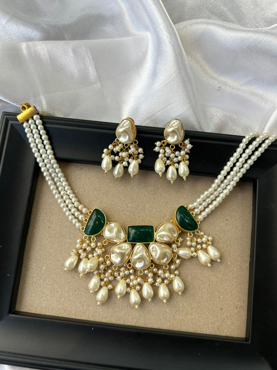 Emerald Pearl Kundan Set